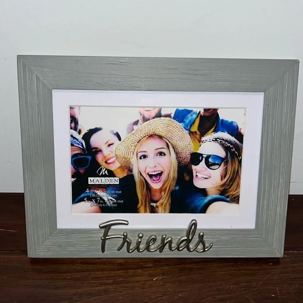 FRIENDS Wooden Gray Beach Barn Style Wood picture frame 4 x 6 or 5 x 7 Photo